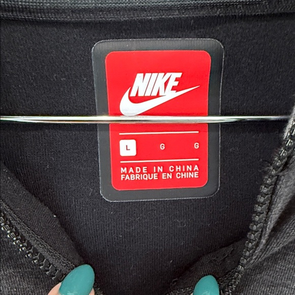 Nike Tech Men's Black and Cream - Picture 2 of 6